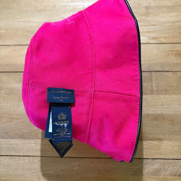 NWT Louis Vuitton x Yayoi Kusama Reversible Infinity Dot Bucket Hat BLK Fuchsia main image 8